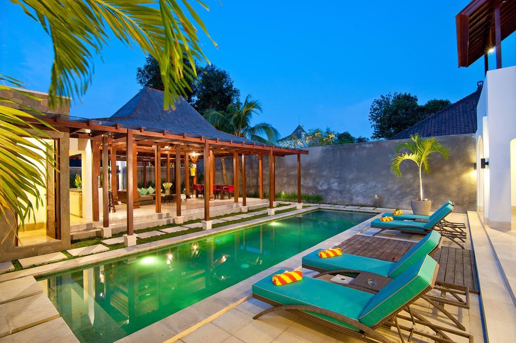 Villa Amalia Legian Buitenkant foto
