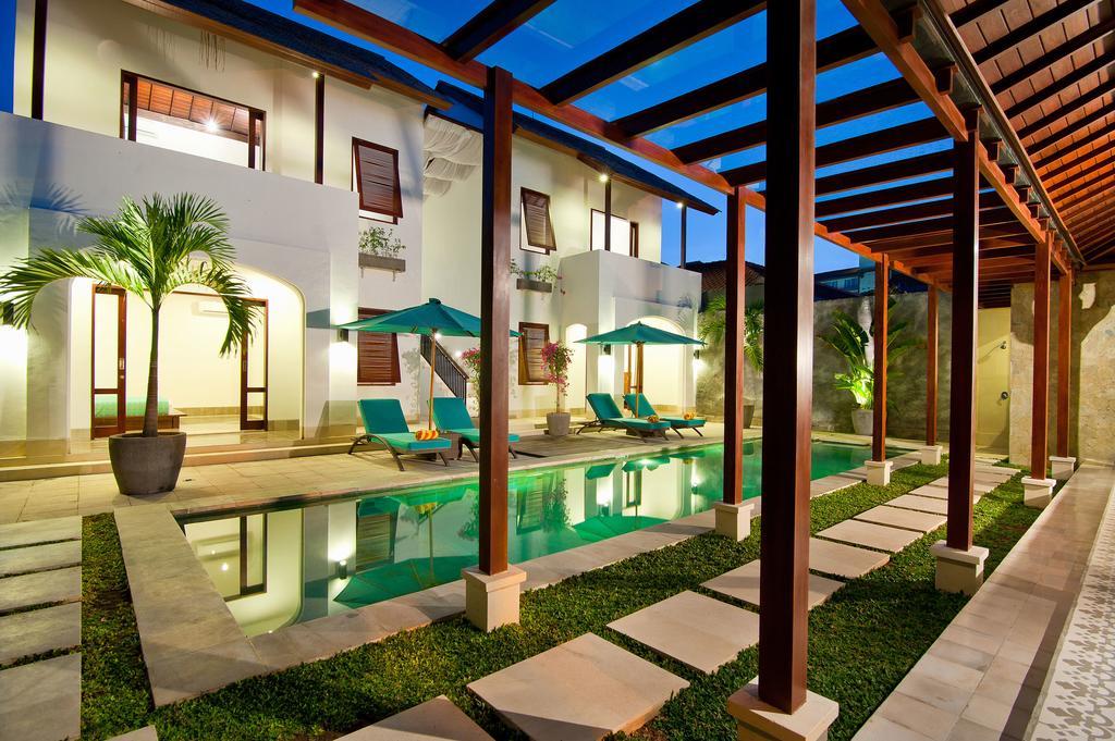 Villa Amalia Legian Buitenkant foto